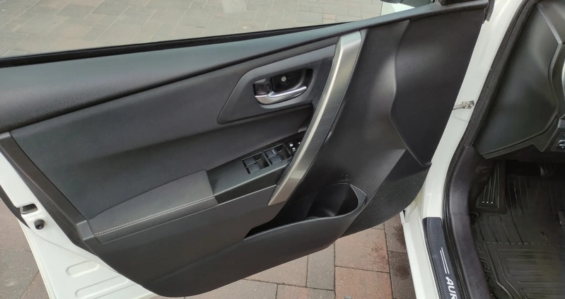 Toyota Auris cena 16900 przebieg: 187000, rok produkcji 2014 z Radzymin małe 154